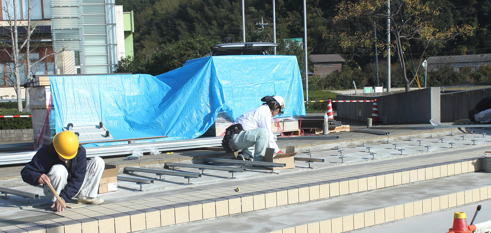 神奈川県厚木市 株式会社エムアンドアール 大規模修繕 外壁工事 タイル工事 左官等などおまかせ下さい